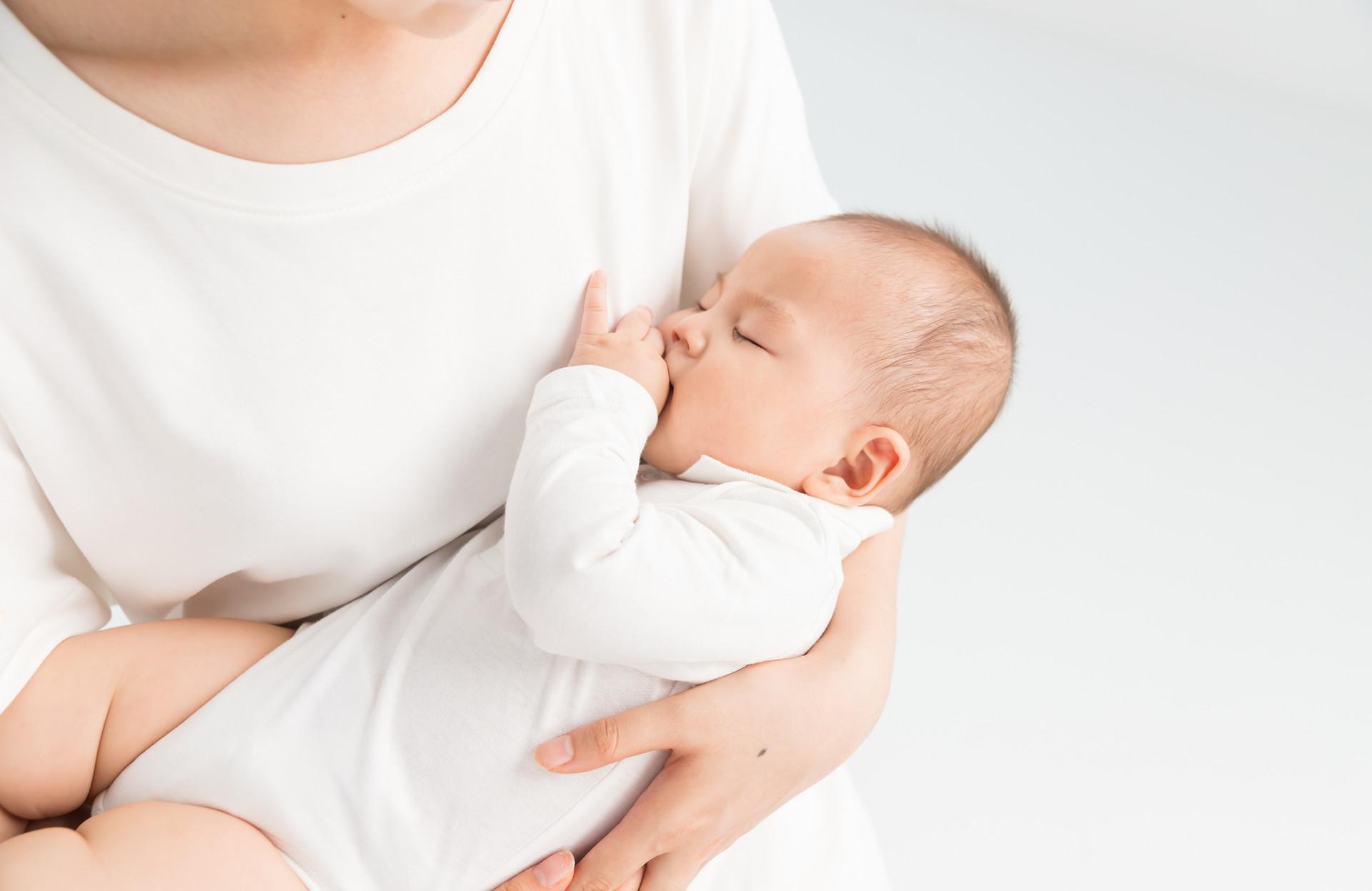 给宝宝断夜奶最快最有效的方法